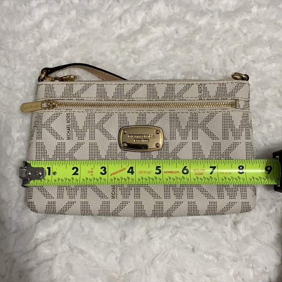 Michael Kors Large Logo Wristlet - Picture 13 of 15
